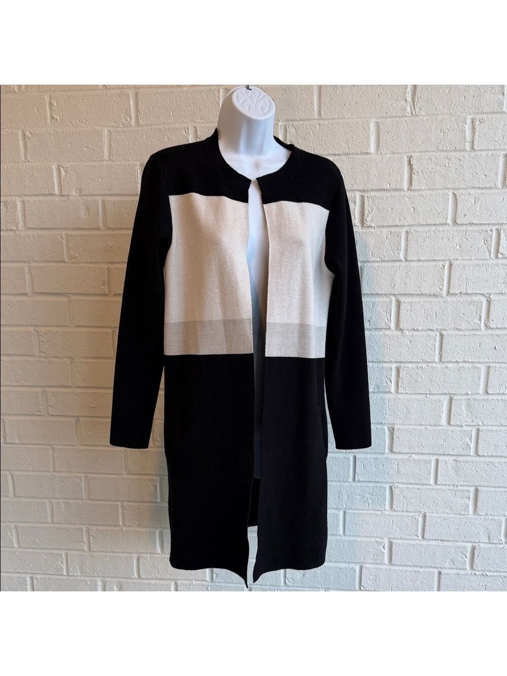 NWT Crosstree Lane Sophisticated Black  White Women's Kneelength Cardigan Size M